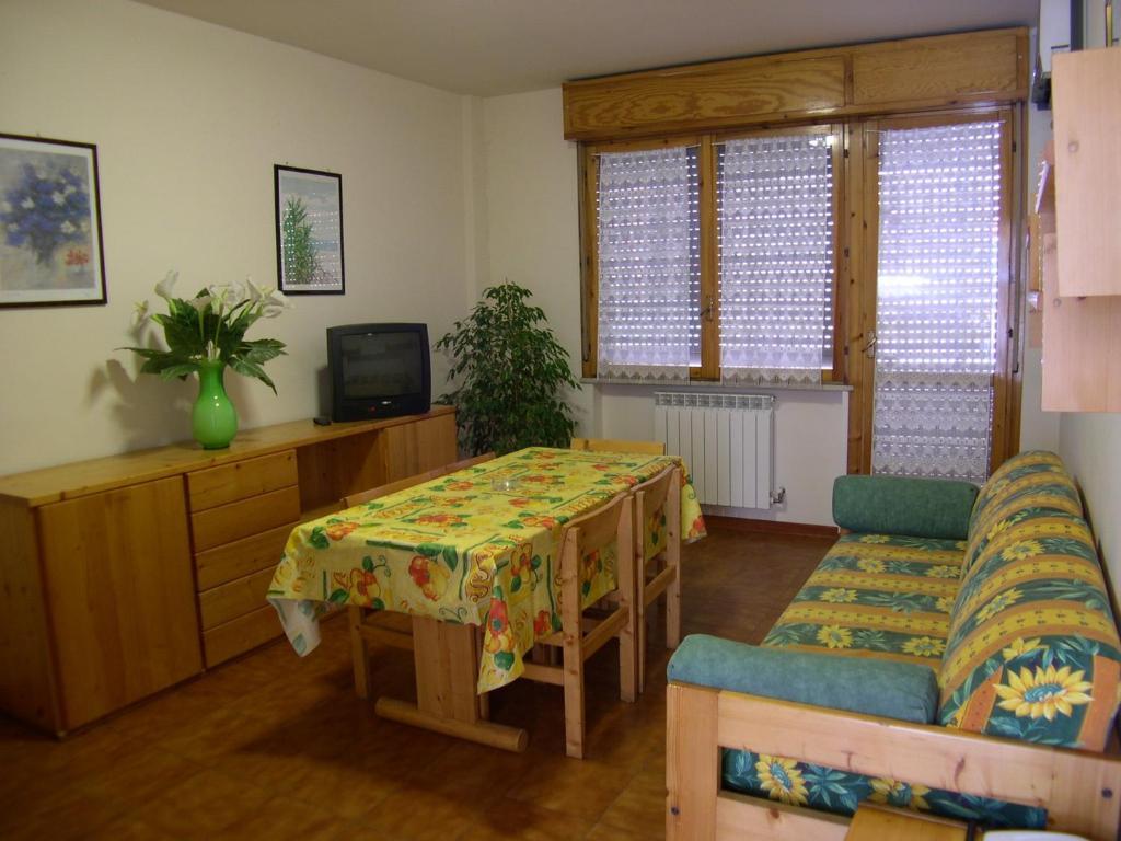 Apartment mit 2 Schlafzimmern und Balkon